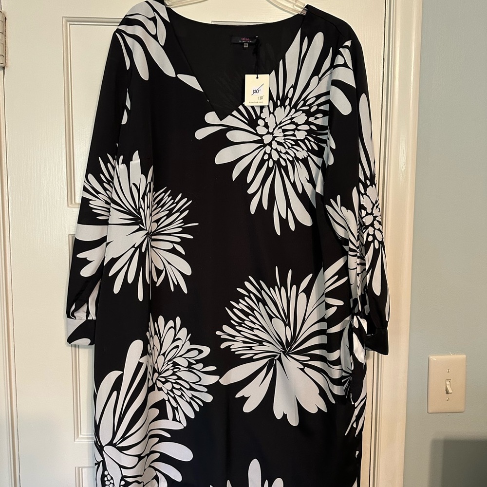 Trina Turk Black and White Floral Long Sleeve Dress